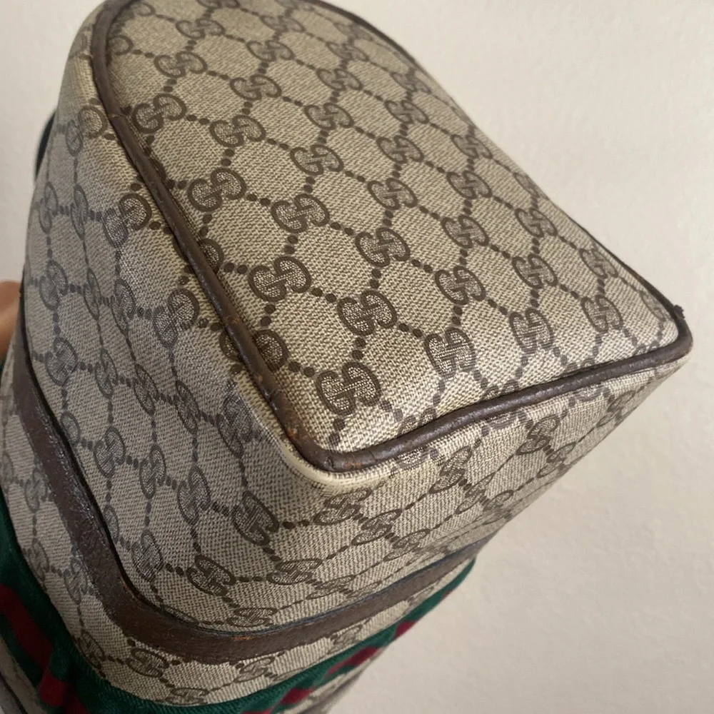 Authentic Gucci Boston Handbag with Cherryline - Picture 13 of 16